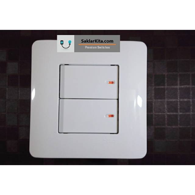 Clipsal Schneider Zencelo White Saklar 2 Gang 1 Way