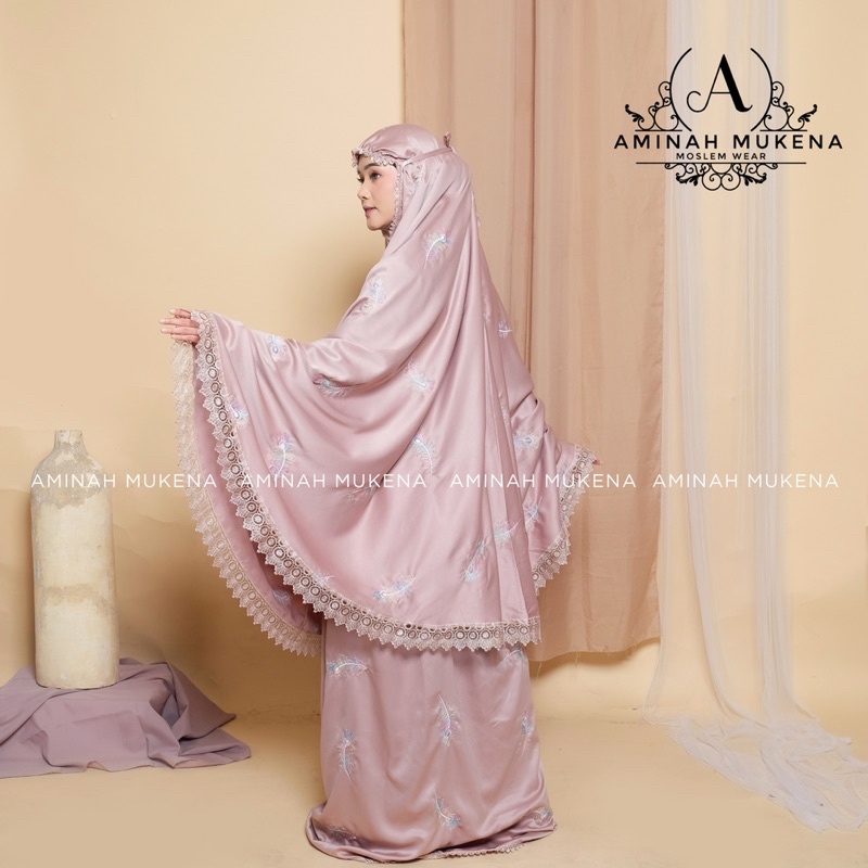 Mukena Dewasa Silky Bordir Mewah Merak Renda Alesya