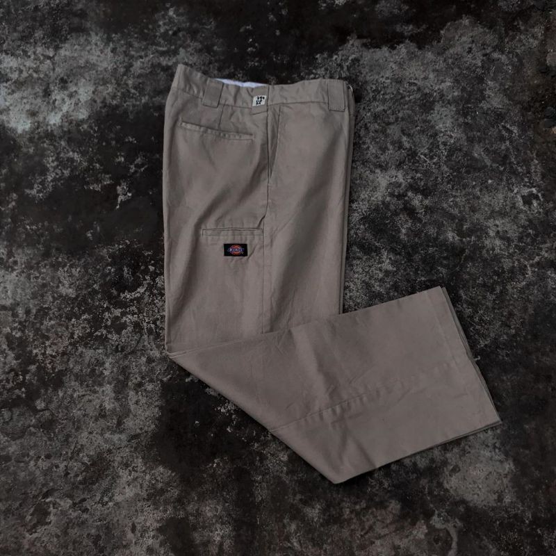 Longpants DICKIES CELLPOCKET original warna cream size 34