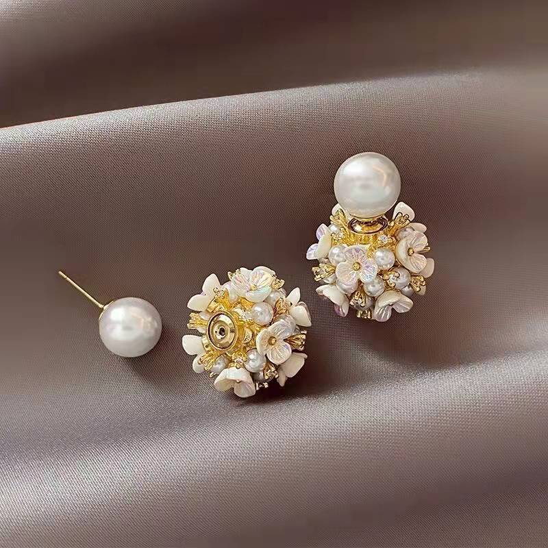 Anting Stud Desain Bunga Bola Mutiara Gaya Vintage Perancis Untuk Aksesoris Wanita