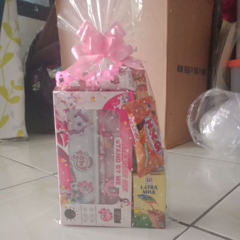 

paket snack dan souvenir set stasionery