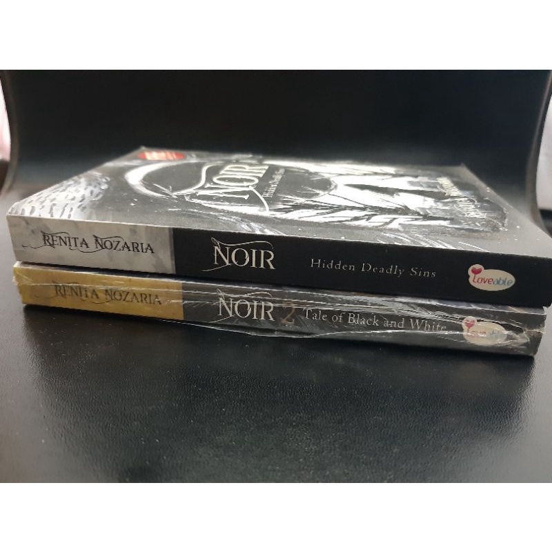[PRELOVED / KOLPRI] Novel Indonesia - Noir 1 dan Noir 2 (Noir Series)