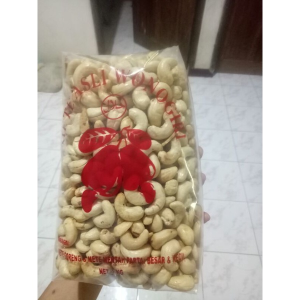 

kacang mede mete matang/goreng 1kg rasa asin bawang asli wonogiri