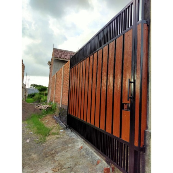 pintu gerbang pintu garasi carport rumah