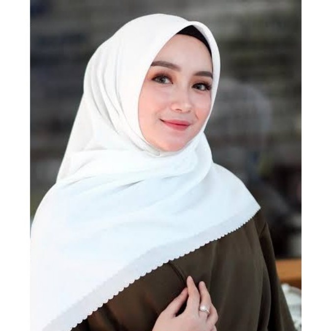 NunuLisaTan- hijab wanita model terbaru trand kerudung bella square segi empat