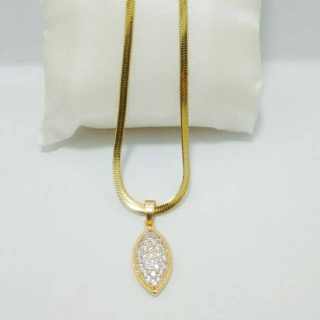 Kalung Titanium Wanita Plus Liontin Mata mata. Kalung Titanium. Kalung Wanita Murah