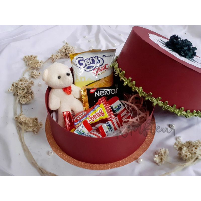 

[Gift Box] Kruchen - Cake Snack Box | maroon