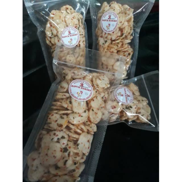 

kerupuk pedas melintir bawang