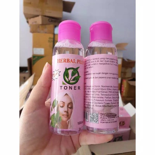 Herbal Plus Facial Toner 100 ml GIRLSNEED77 Toner Wajah yang Dapat Menyegarkan dan Mencerahkan Kulit Wajah