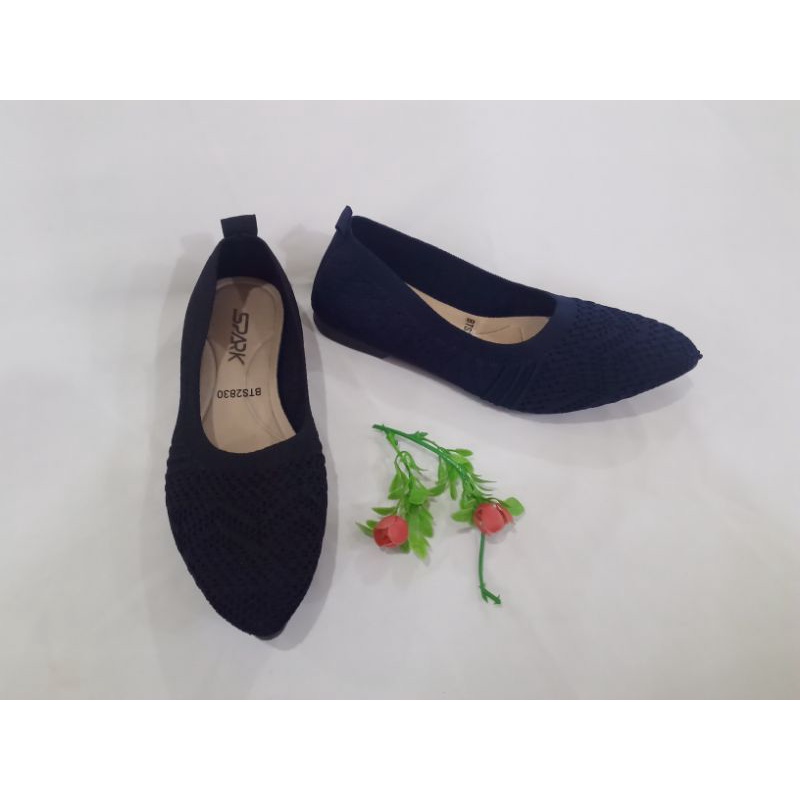 sepatu wanita spark hitam/navy