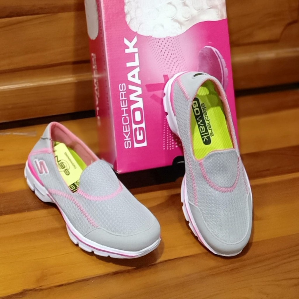 Sepatu wanita Sneakers import fashion slip on kerja santai murah terbaru gowalk running olahraga COD