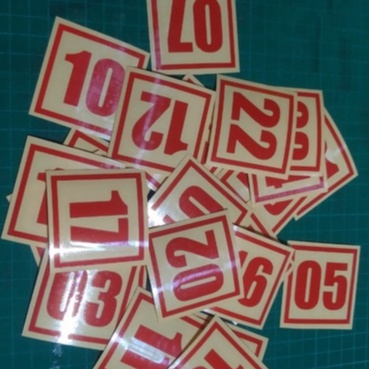

LABEL CUTTING STIKER ANGKA DLM KOTAK UK 17 CM BAHAN REVLEKTIVE