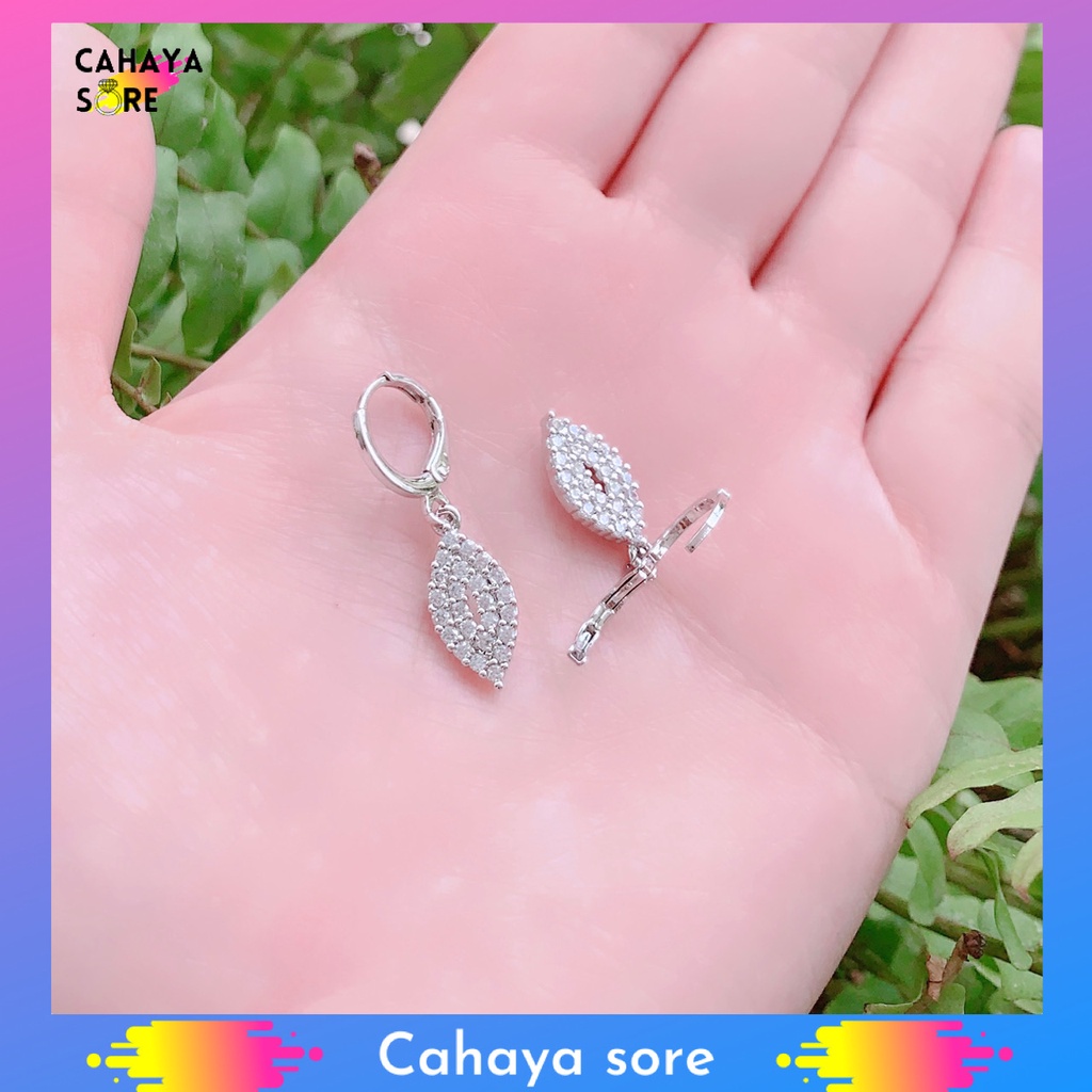 Anting Xuping Silver Anting Dewasa Model Clip Permata Tiga Baris AD08