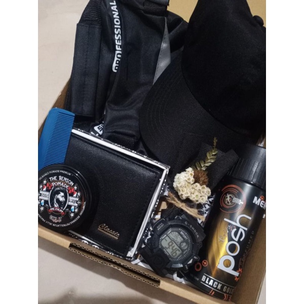 

GIFT BOX KADO ULTAH COWO WEDDING WISUDA KADO ANNIVERSARRY REQUEST DOMPET COWO JAM TANGAN ANTI AIR