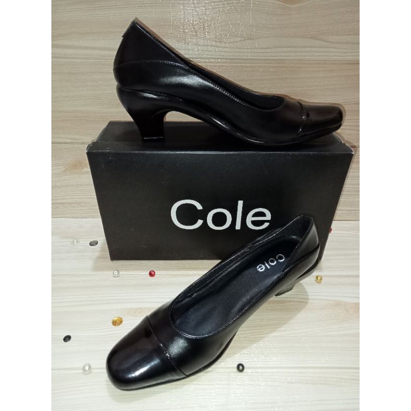 sepatu pantofel cole