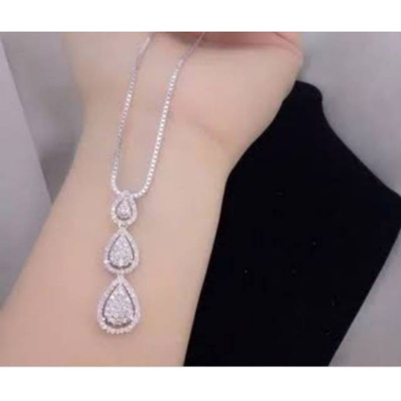 liontin berlian emas putih