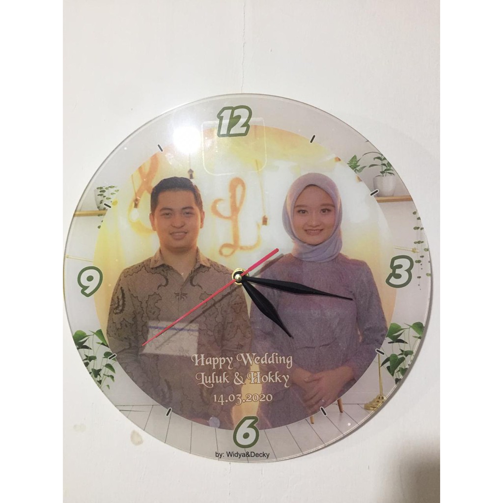 Jam Dinding Akrilik Custom Foto Bulat Diameter 30 cm