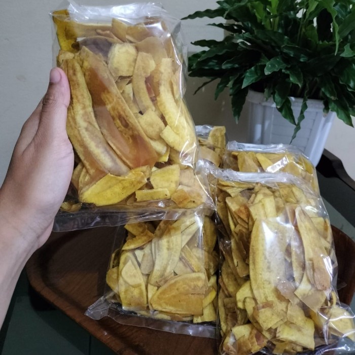 

Keripik Pisang Renyah 1kg - Kiripik Cau Kiloan - Kripik Pisang Asin Kiloan Calingcing Garut - Keripik Pisang Grosir dan Eceran