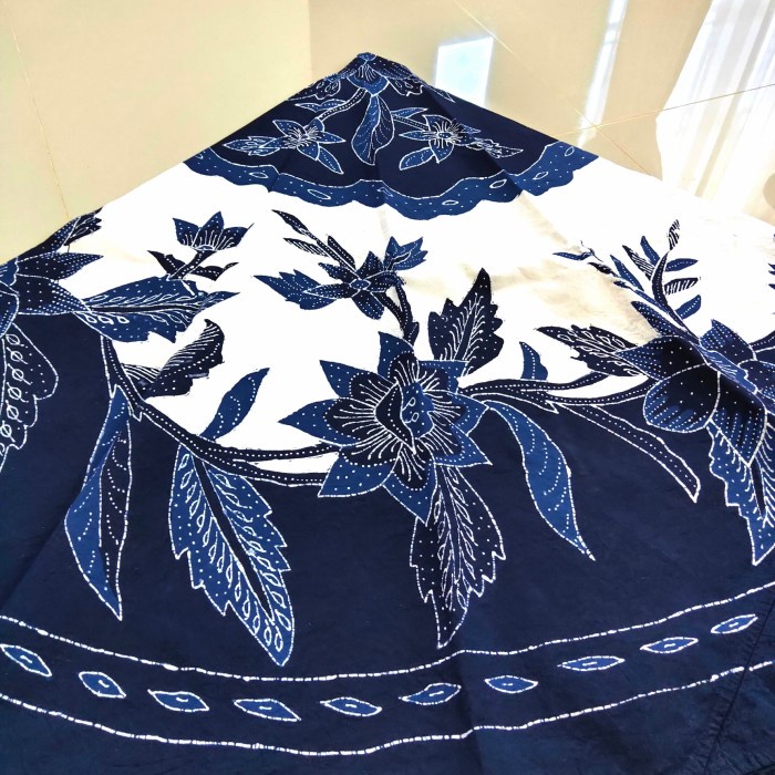 Taplak Meja Makan - Taplak Meja Makan Bundar Batik Tulis