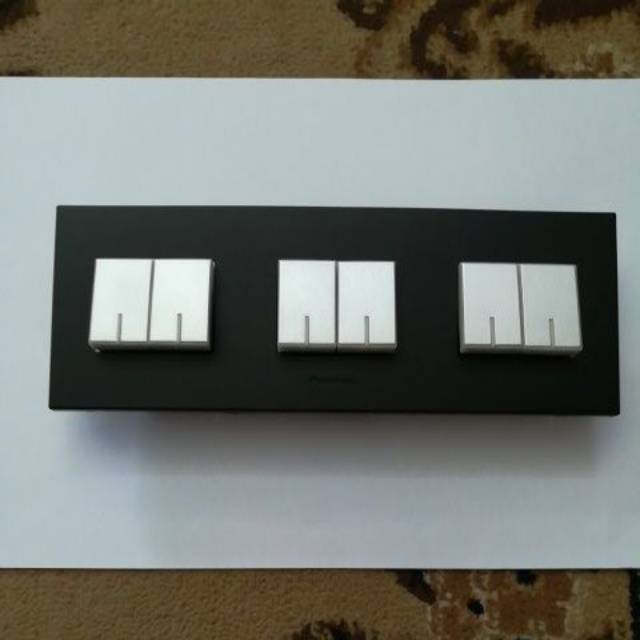 Panasonic Black Silver Saklar 6 Gang Iluminasi