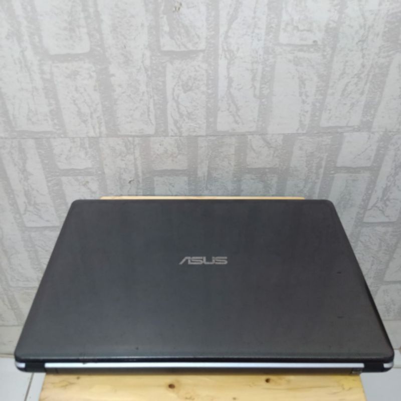 Laptop Asus intel Celeron Layar  14 inc Windows 10 full aplikasi siap pakai