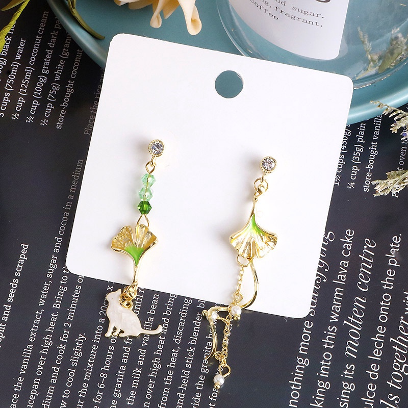 Anting Tusuk Asimetris Desain Daun Ginkgo Kucing Bahan 925 Silver Untuk Wanita