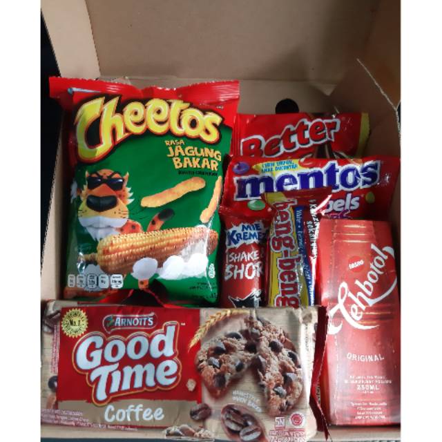 

Snack Box//Hampers//Parcel Natal Tahun Baru Ulang Tahun FREE Gift Card