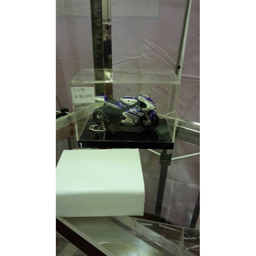 Diecast Ducati - Diecast New Ray Vespa - Diecast Motogp Display Diecast Motor 1:18 Produk Terbaik