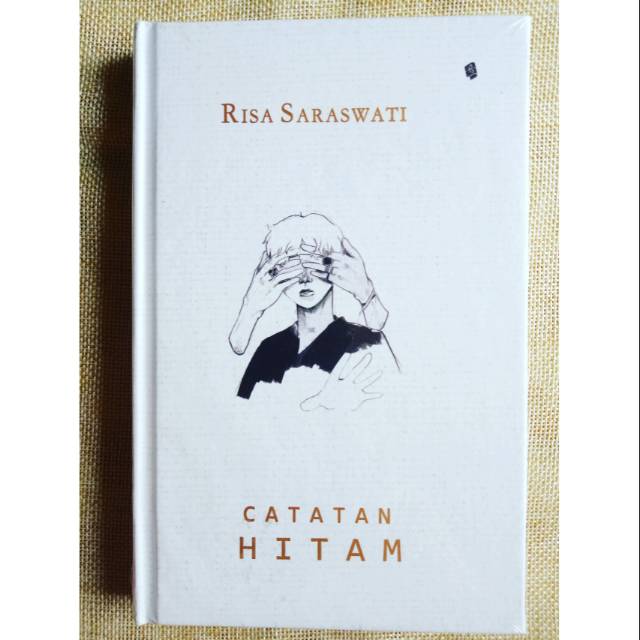 

Buku FIKSI CATATAN HITAM by Risa Saraswati