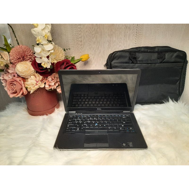 Laptop Dell Latitude E7440 Intel Core i5 Gen 4 Ram 4 GB SSD 256 GB Bergaransi