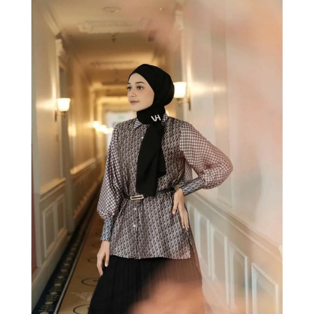 MONO SHIRT OSCAR VANILLAHIJAB