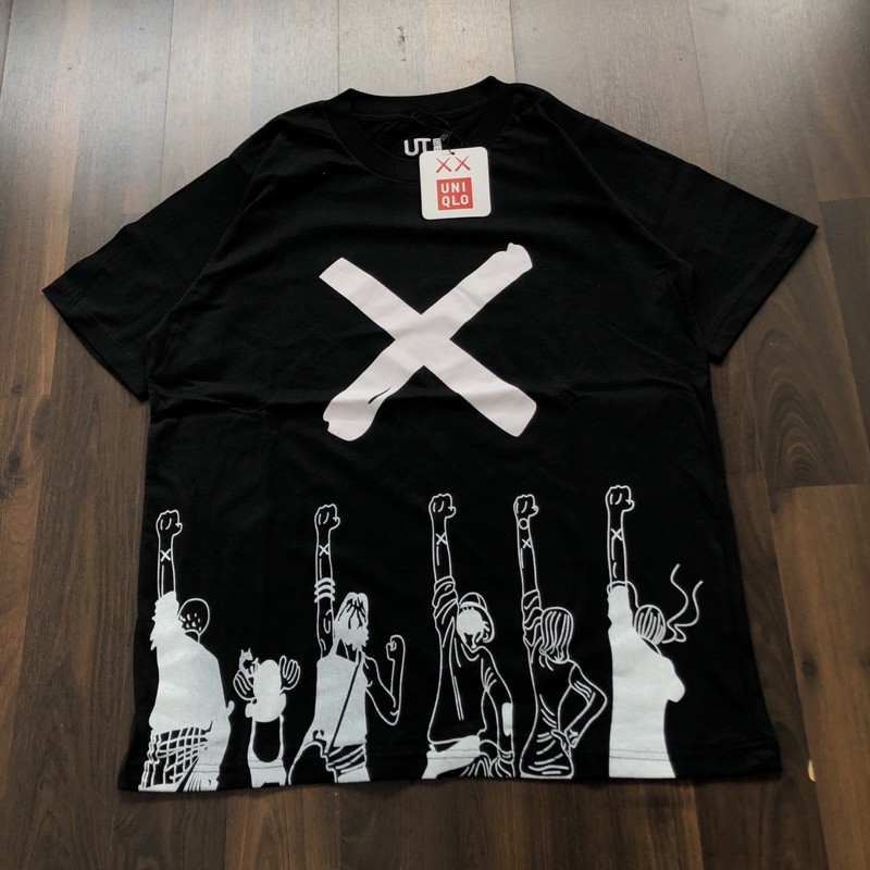 KAOS UNIQLO X ONEPEACE - 4 PEOPLE HITAM FULLTAG MIRROR 1:1 ORIGINAL-2