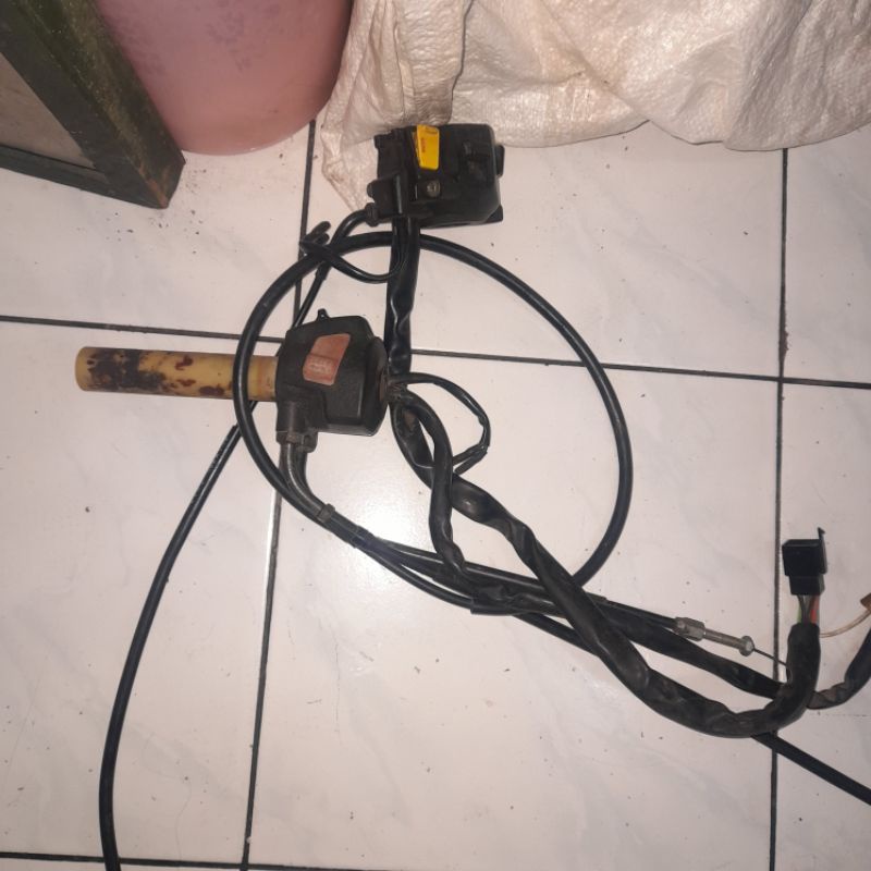 holder saklar tiger revo