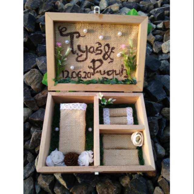 Box mahar kayu