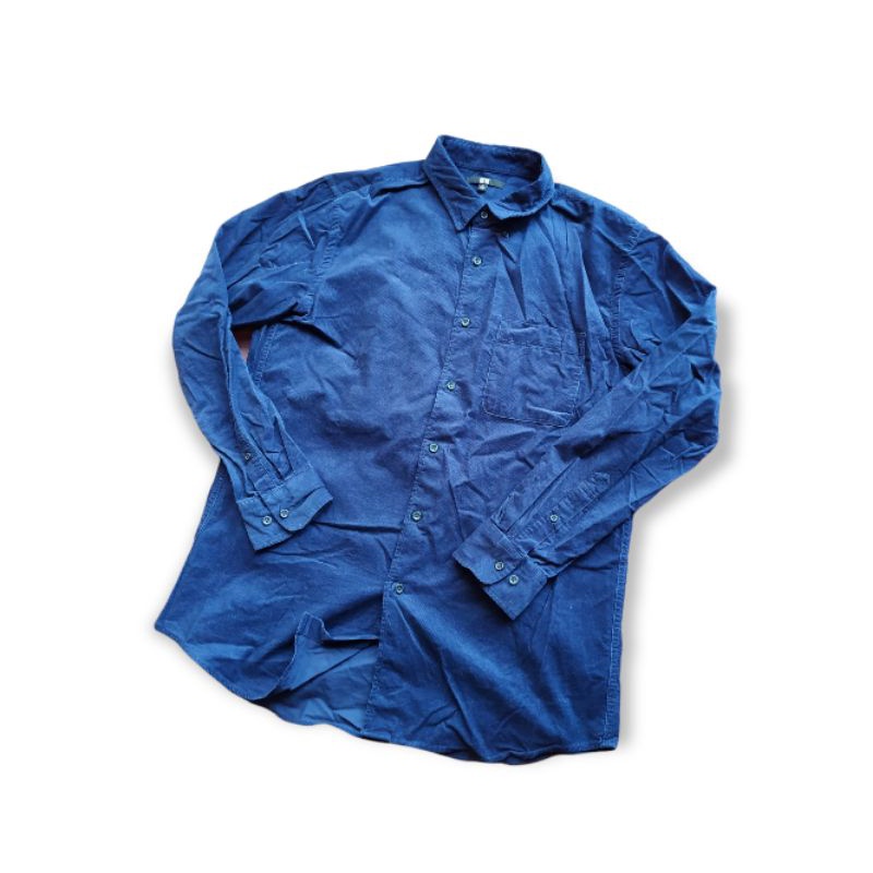 Kemeja UNIQLO Corduroy biru second