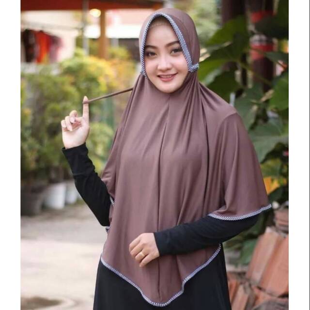 Jilbab. Jilbab Murah. Jilbab Instan. Jilbab Serut Motif Kotak Kecil