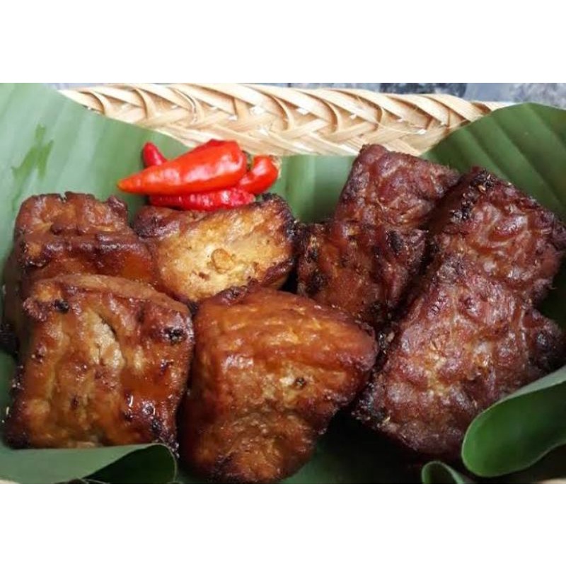 

TEMPE TAHU BACEM UNGKEP PRAKTIS SIAP GORENG (READY) ISI 8