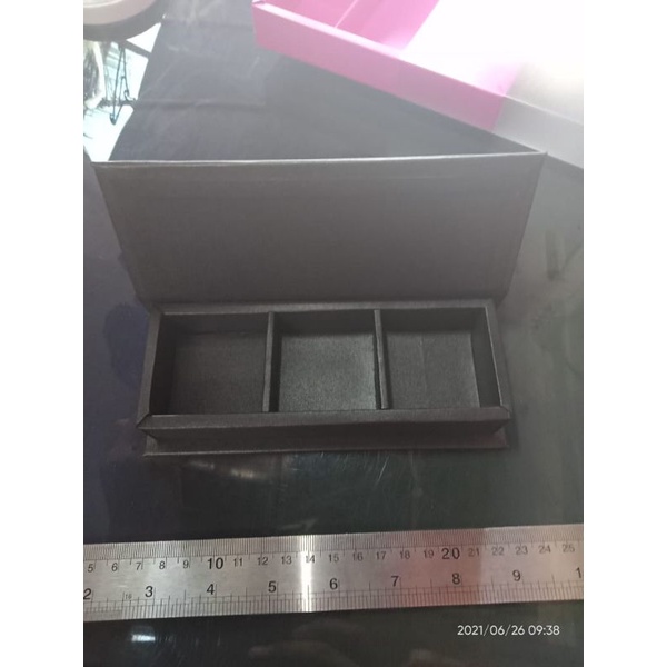 

new kotak box sekat 3 hard cover - hard cover praline