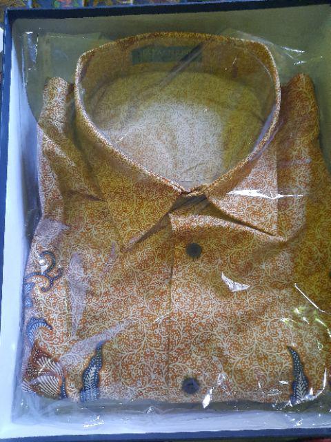 Jayashree Batik Regfit Brahma Shortsleeve