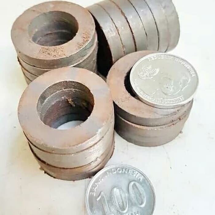 Magnet ferrite donat multi pole diameter 3cm
