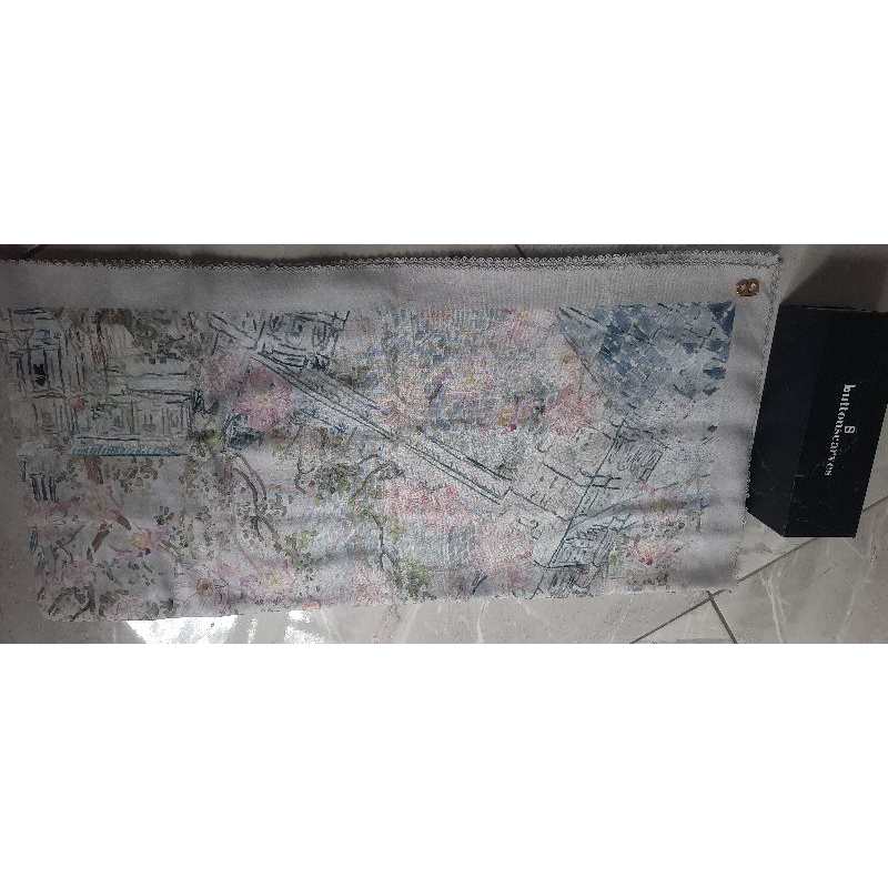 Buttonscarves preloved British Ash