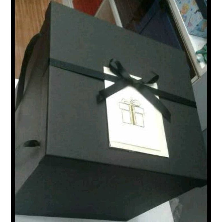 

KADO PERNIKAHAN Kotak Kado. Giftbox. Bisa custom ADWA WAW
