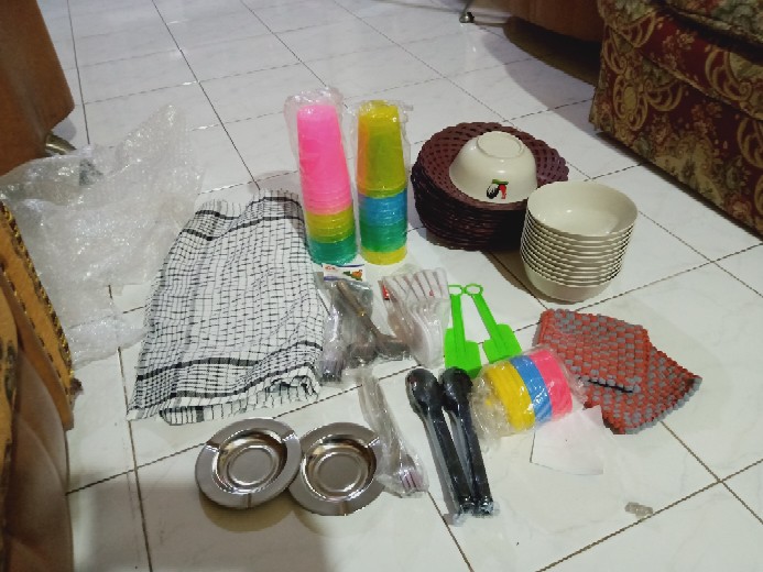 Hot Item (12) Gelas Plastik Kh Warna Warni