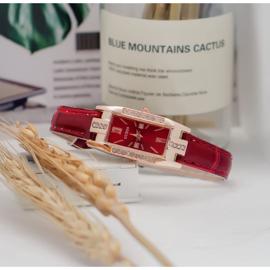 Jam Tangan Quartz Strap PU Analog Casual Gaya Retro Wanita Persegi Panjang Watch Korean Fashion RM024-MERAH - MERAH