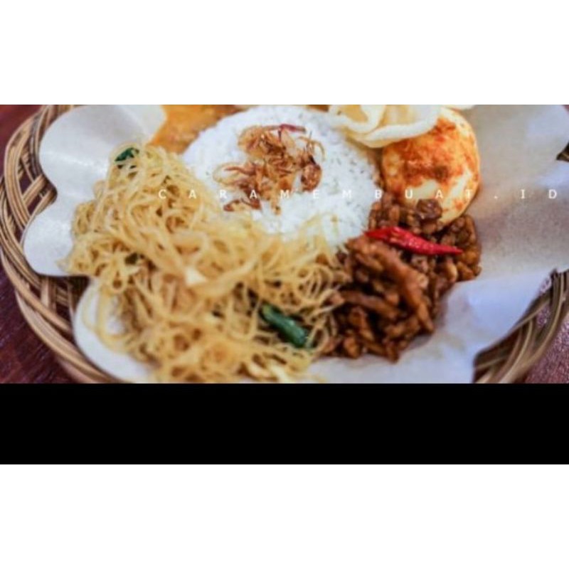 

nasi uduk komplit siap makan 10porsi (order sebelum jam 09.00 pagi)
