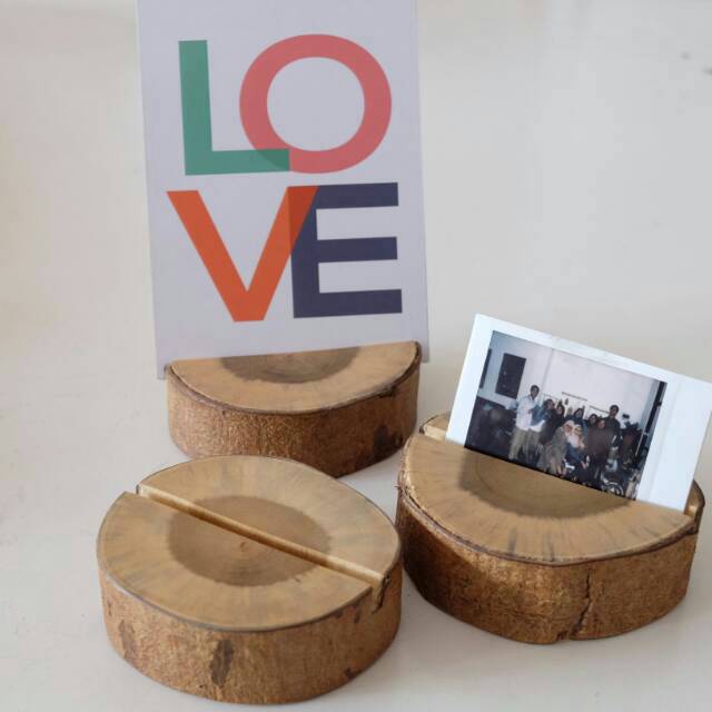 

Dekayu Woodslice Stand Card Holder / Natural Wood Memo / Foto Holder