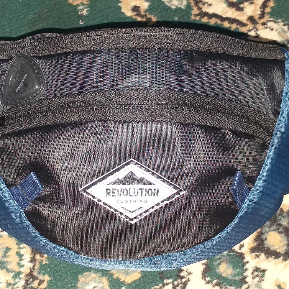 TAS WAISTBAG REVOLUTION TAWON(HARGA GLOSIR)TAS MURAH-TAS PRIA-TAS PINGGANG