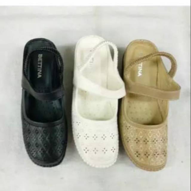 Sepatu tali bettina