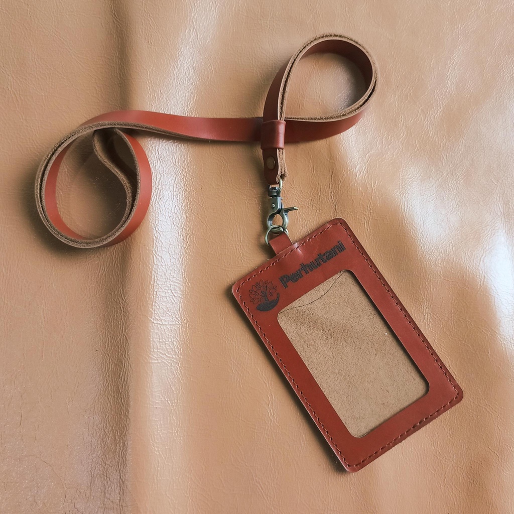 

Name tag tanda pengenal kulit asli bisa custom nama dan logo