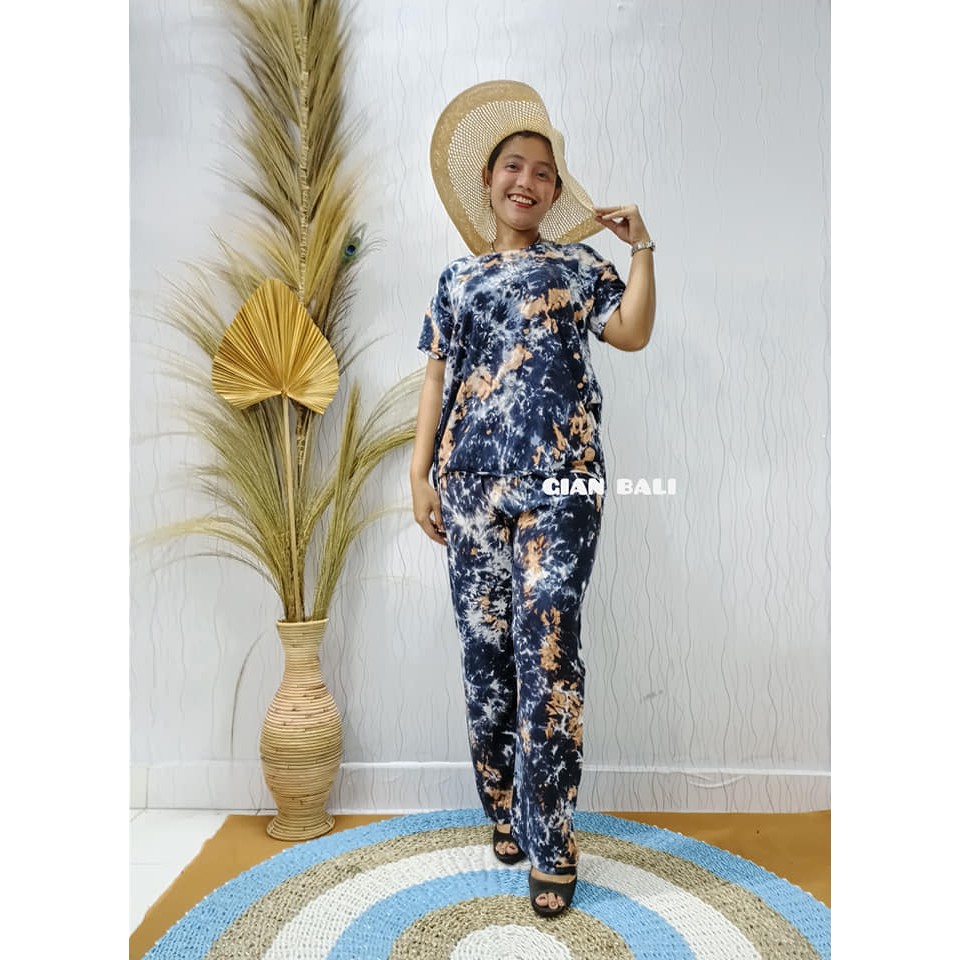 Setelan Piyama Tie Dye Lengan Pendek